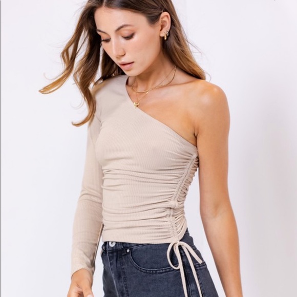 NWT Ribbed fabrication ruched sides one sl… - Picture 2 of 8